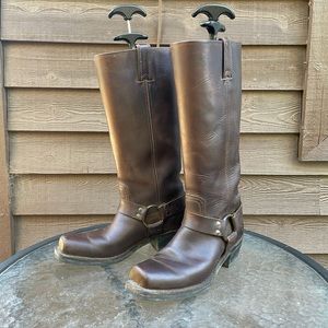 Frye Harness 15r Boots size 8.5